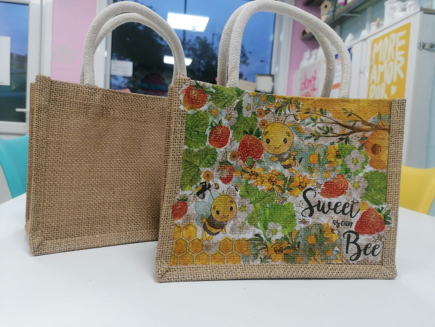 DECOUPAGE KIT - MINI JUTE BAG BUMBLE BEE