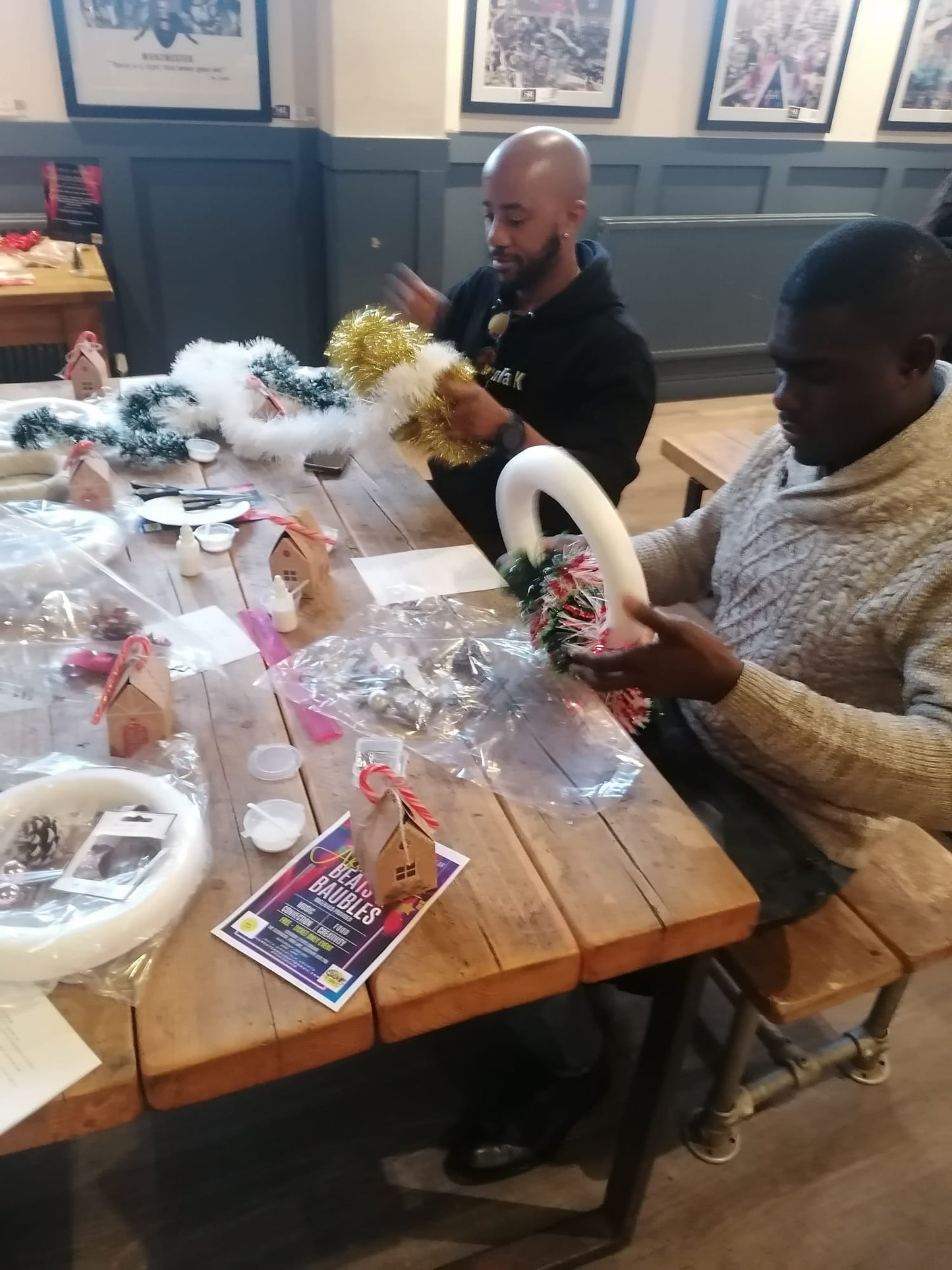 COCOA & CRAFT A MINI CHRISTMAS WONDERLAND