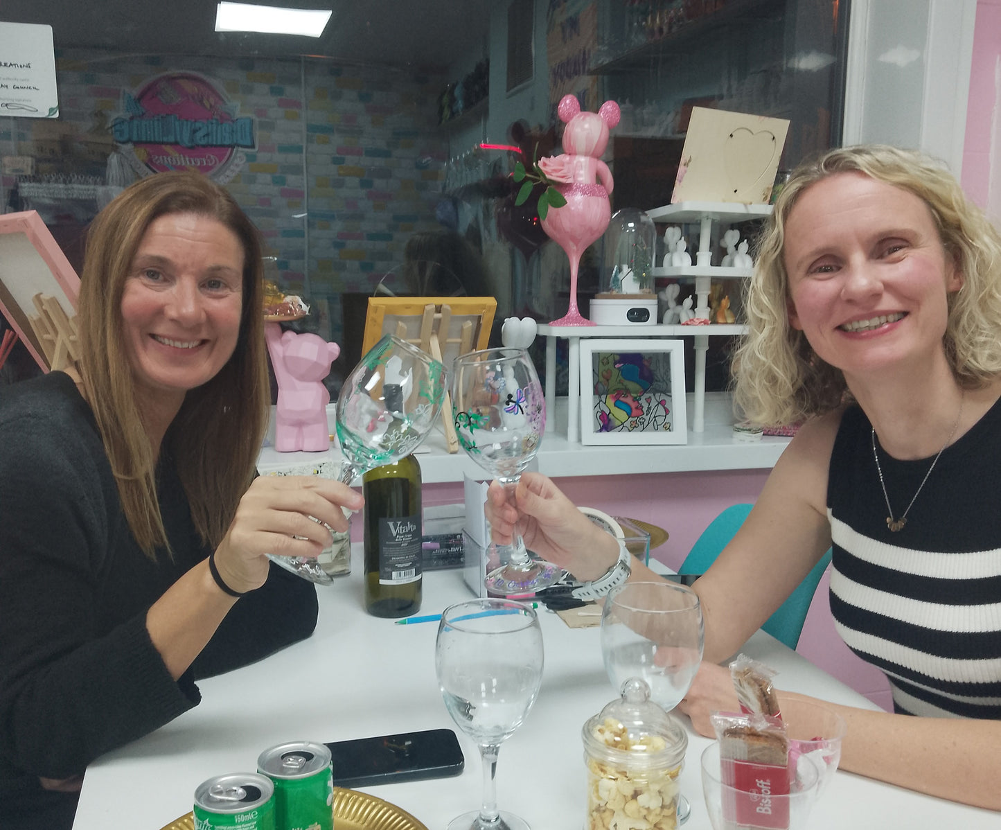 CHRISTMAS GIFT EDITION - WINE GLASS PAINTING 2x GLASSES