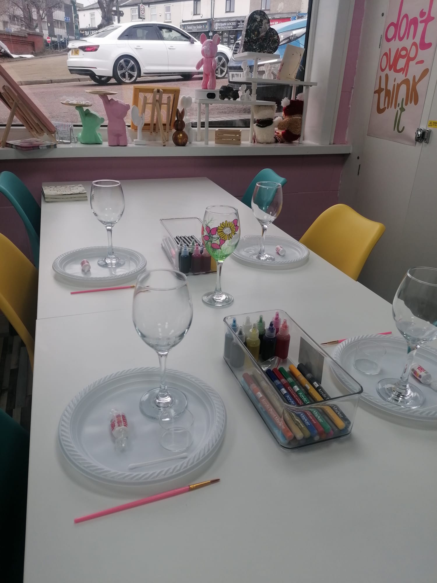 DaisyLime Creations Glass painting workshop