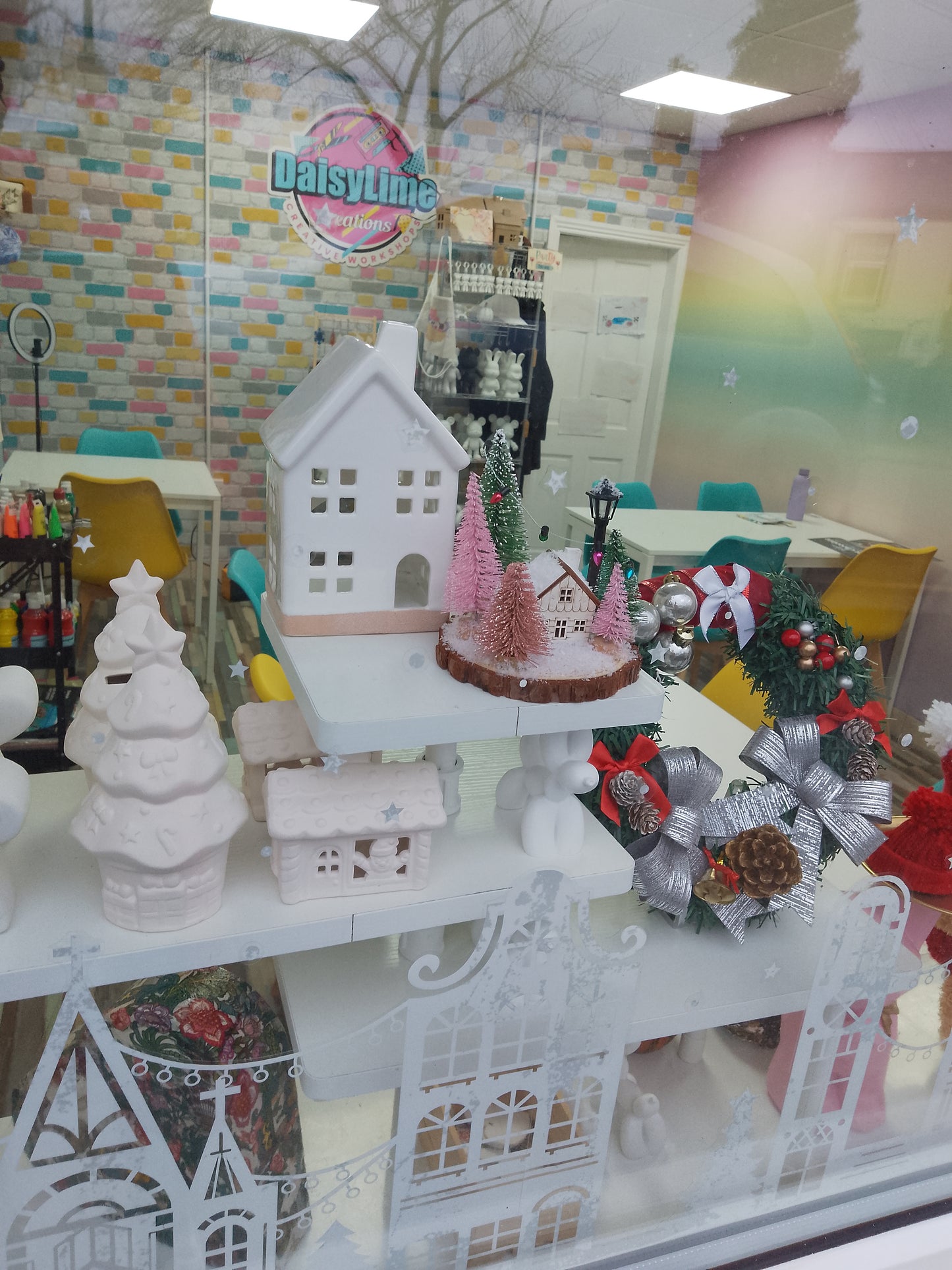 COCOA & CRAFT A MINI CHRISTMAS WONDERLAND