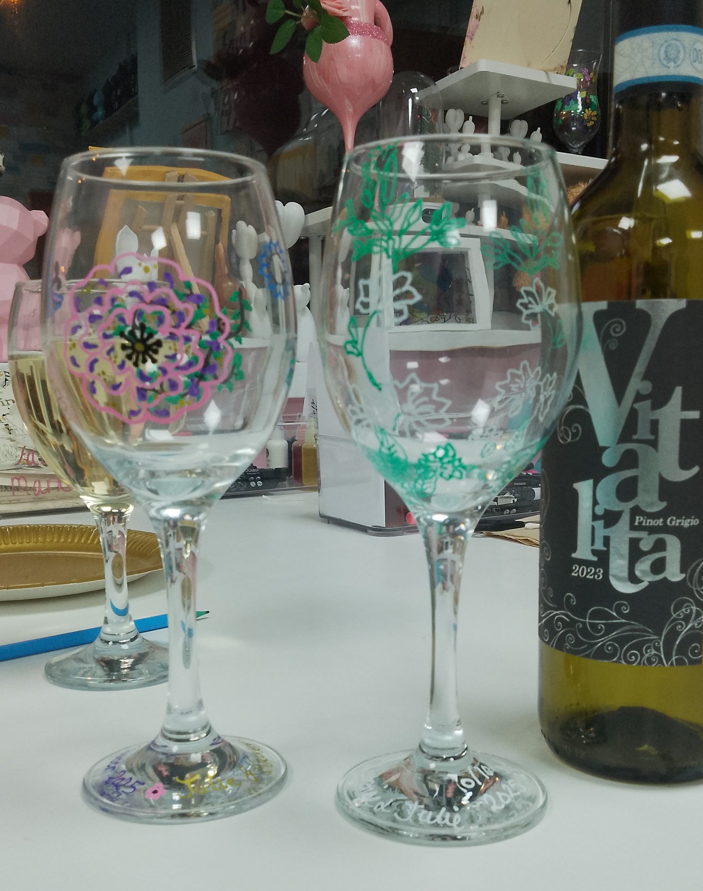 CHRISTMAS GIFT EDITION - WINE GLASS PAINTING 2x GLASSES