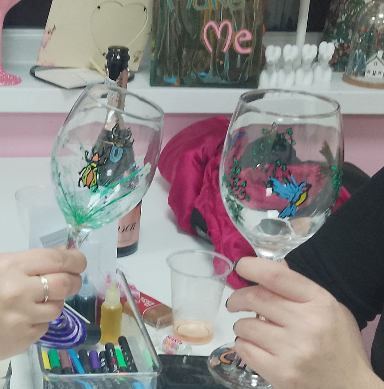 CHRISTMAS GIFT EDITION - WINE GLASS PAINTING 2x GLASSES