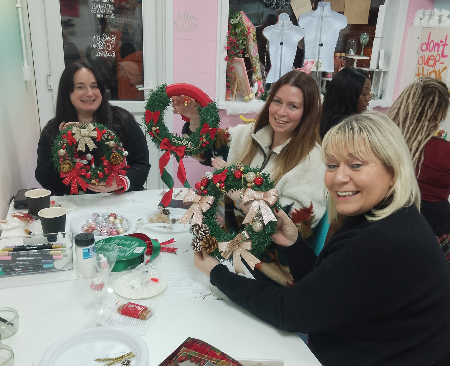 COCOA & CRAFT A MINI CHRISTMAS WONDERLAND